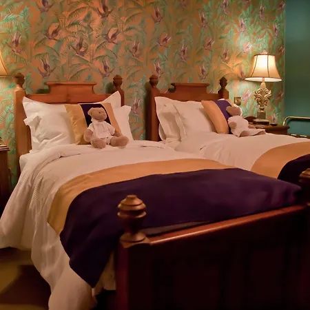 The Plough Frühstückspension 4*