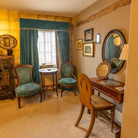 Bed & Breakfast The Plough 4*