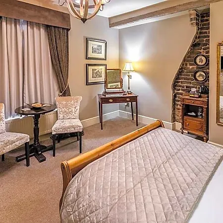 The Plough Bed & Breakfast 4*