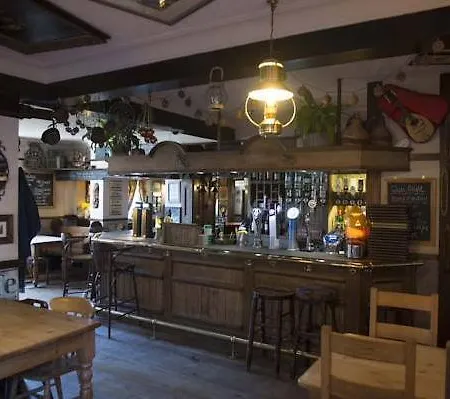 The Plough Couette-café
